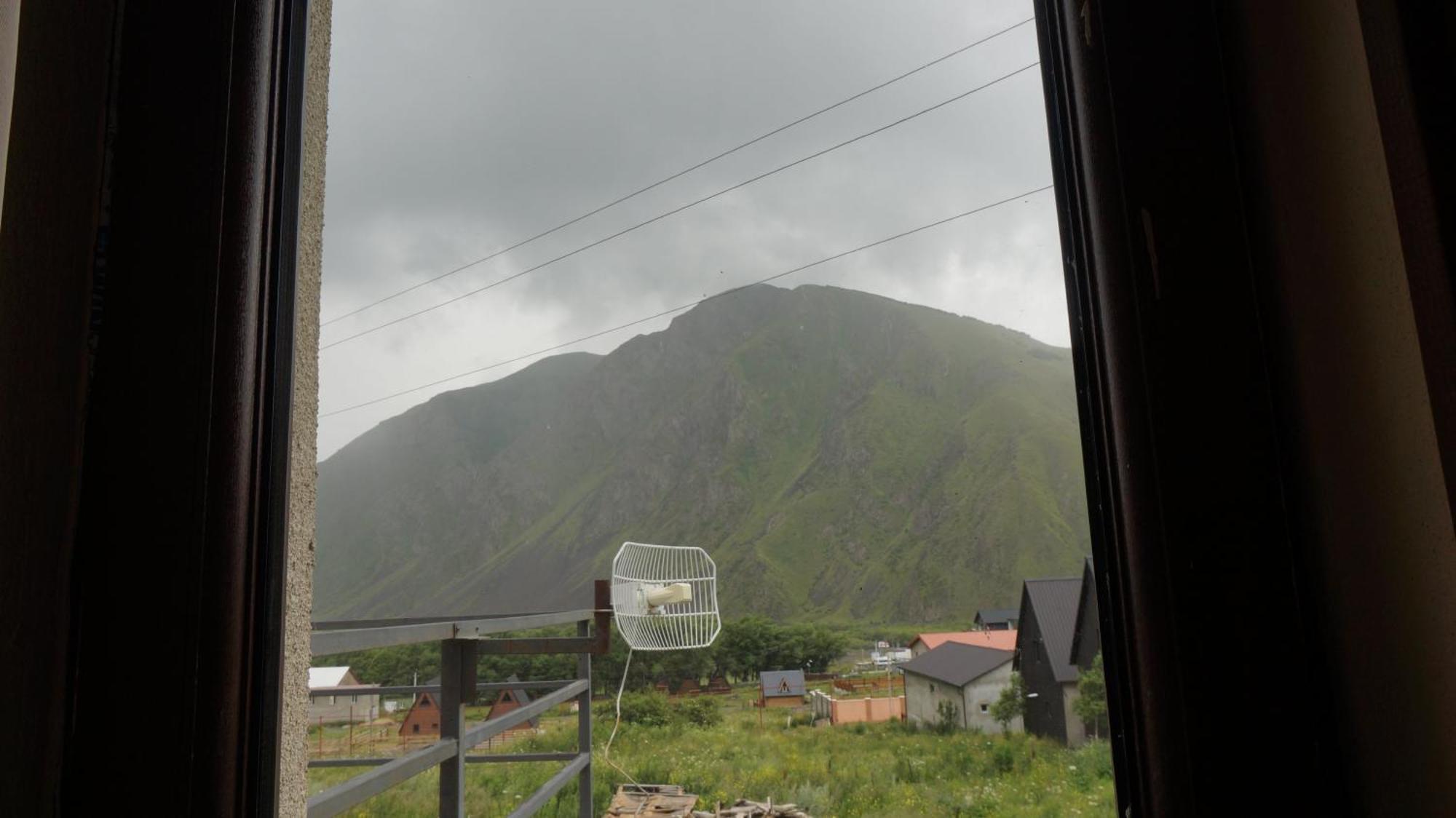 Hotel Arte In Kazbegi Esterno foto