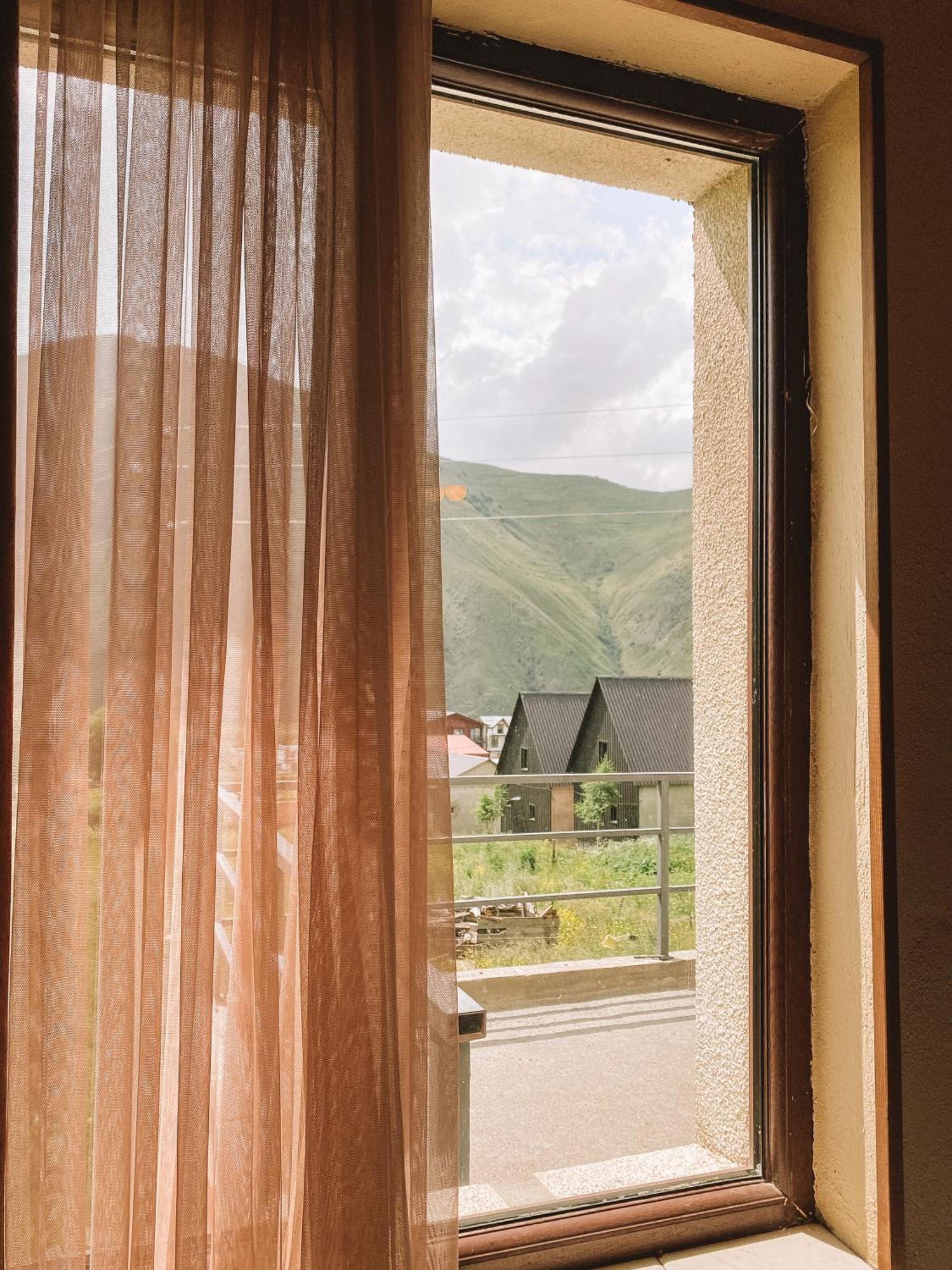 Hotel Arte In Kazbegi Esterno foto