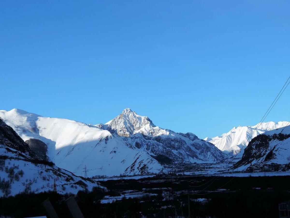 Hotel Arte In Kazbegi Esterno foto